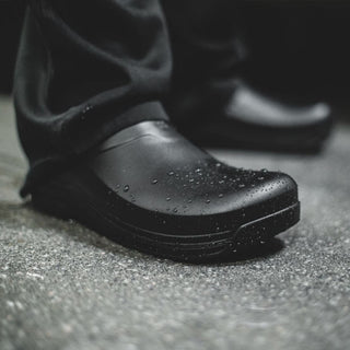Women's Slip Resistant Clogs