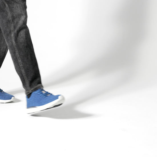 The Everlight Mens Ocean Blue from Shoes For Crews are slip-resistant, breathable, lightweight and easy-to-clean trainers,  product video.